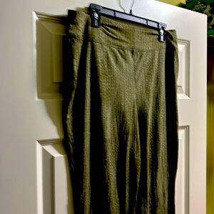 New directions, extra large Leggins, olive green polyester and spandex